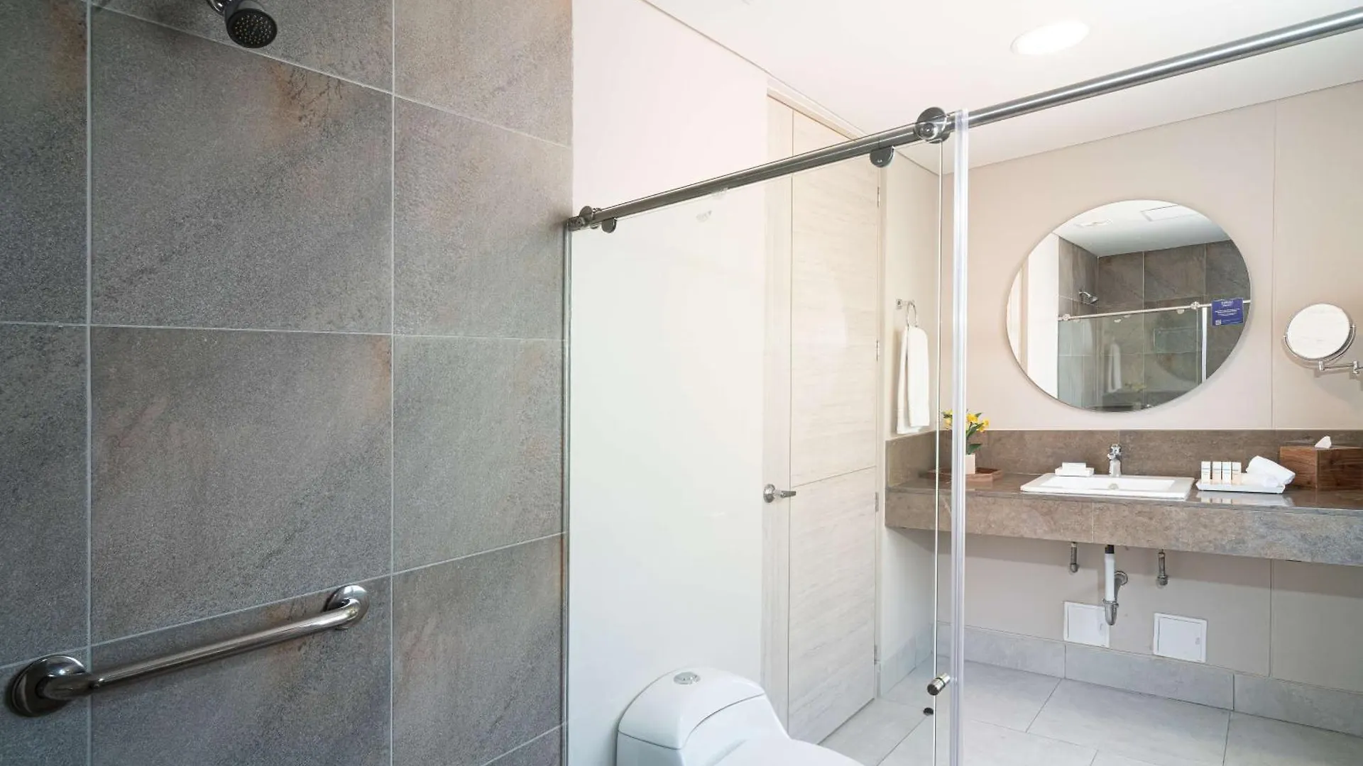 Hilton Garden Inn Cali Ciudad Jardin 4*,